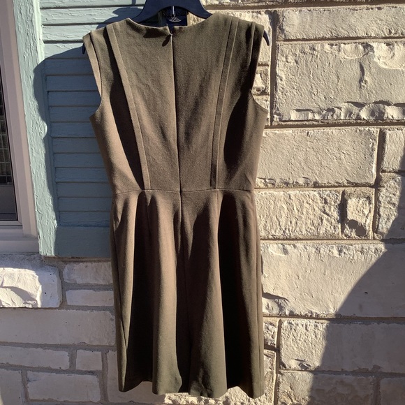 Tahari Arthur Levine Olive dress with belt - Picture 6 of 8